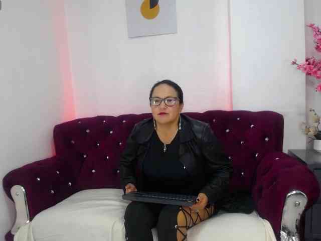 AnnieCarterr webcam