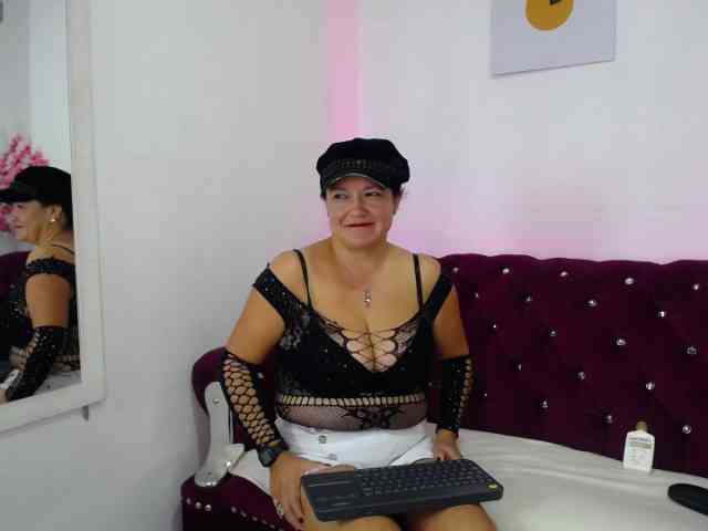 AnnieCarterr webcam