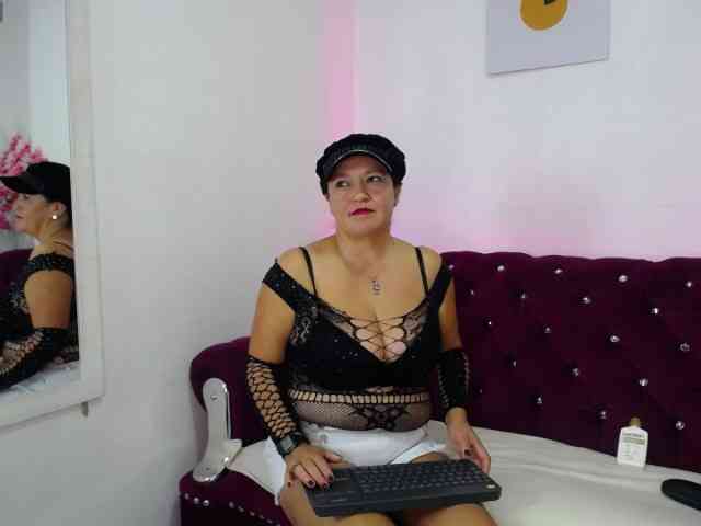 AnnieCarterr webcam