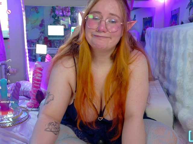 FluffyRainbowKity live webcam show
