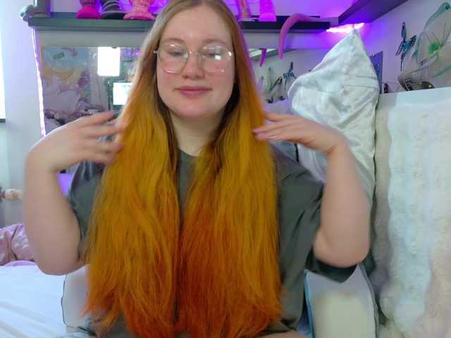 FluffyRainbowKity live cam on BongaCams