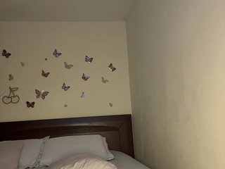 LucyDalton's Live Webcam