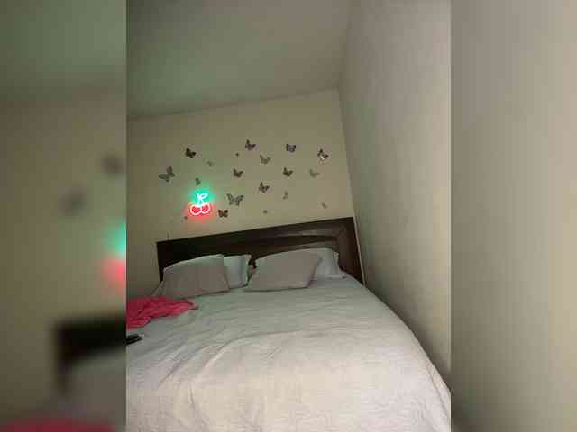 LucyDalton webcam