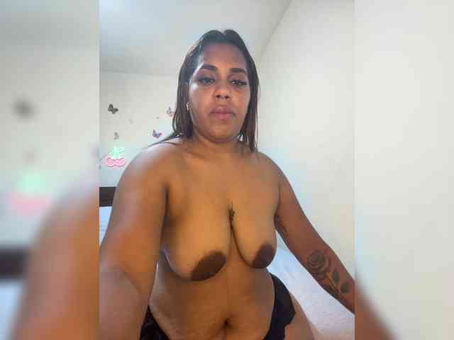 LucyDalton webcam