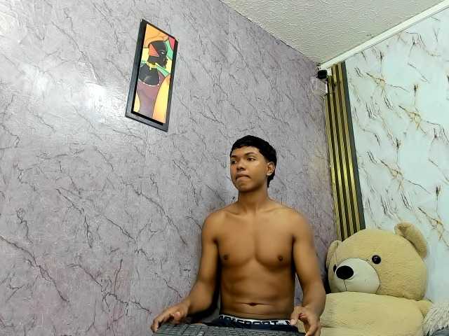 Lonjitas-twink-hot