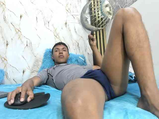 lonjitas-twink-h... Live Webcam on BongaCams