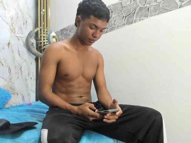 lonjitas-twink-hot