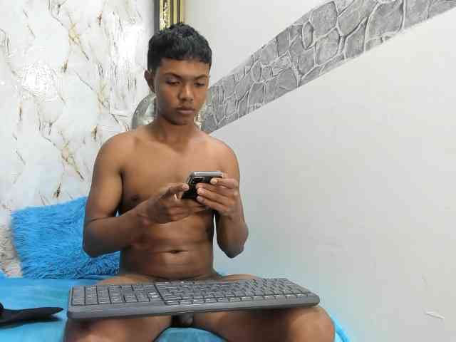 lonjitas-twink-hot