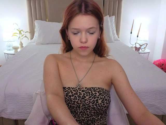 Melissa-me0w live cam on BongaCams