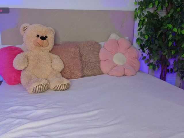 Melissa-me0w live cam on BongaCams