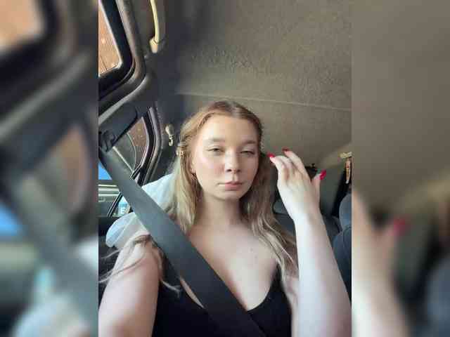 HushedHaze Live Webcam on BongaCams