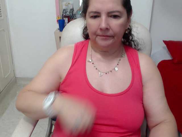 leonela-68 live cam on BongaCams