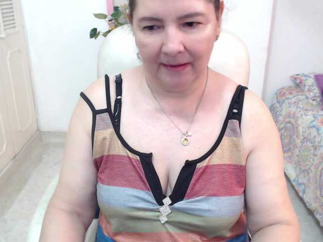 leonela-68 live cam