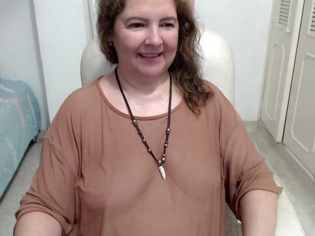 leonela-68 live cam on BongaCams