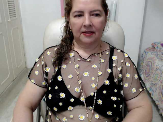 leonela-68 live webcam show