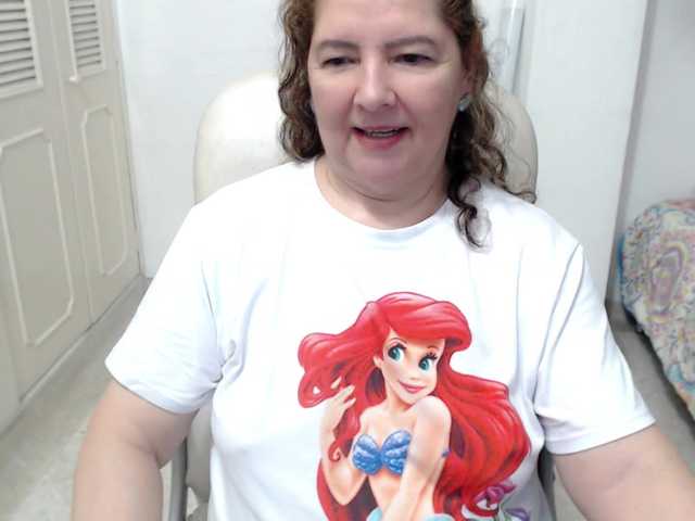 leonela-68 live cam on BongaCams
