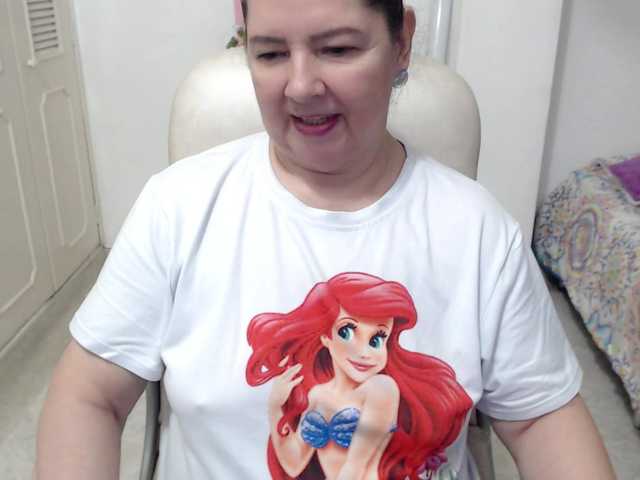 leonela-68 live cam on BongaCams