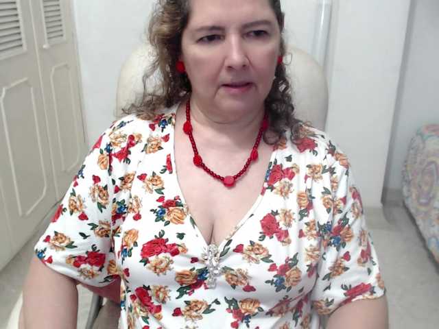 leonela-68 live cam preview