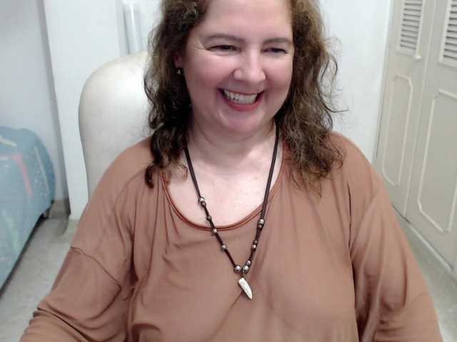 leonela-68 live webcam show