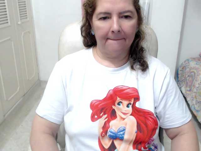 leonela-68 live cam on BongaCams