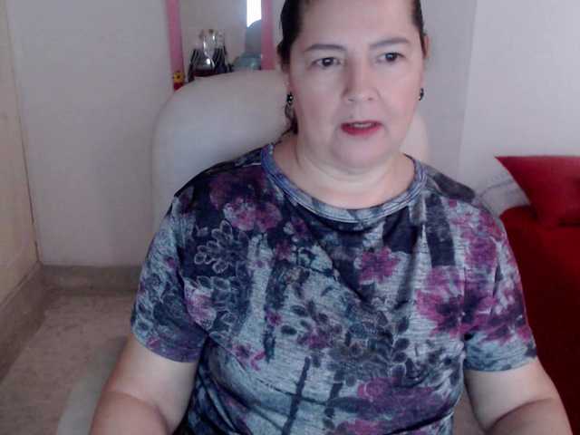 leonela-68 live cam on BongaCams