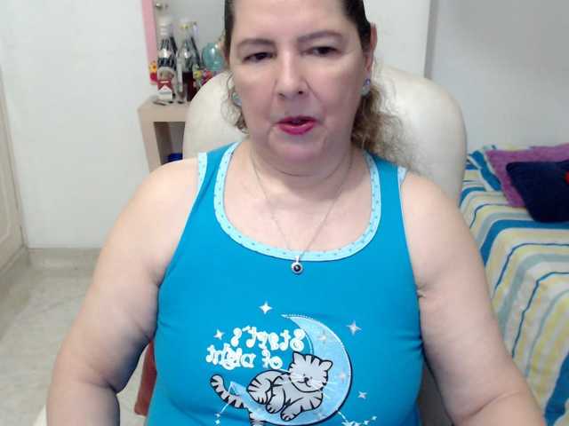 leonela-68 live cam on BongaCams