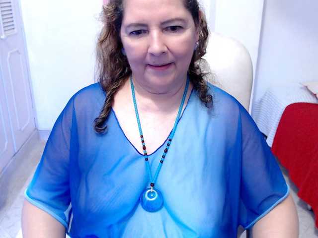 leonela-68 live cam on BongaCams