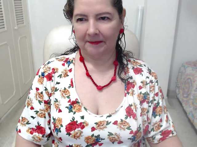 leonela-68 live cam on BongaCams