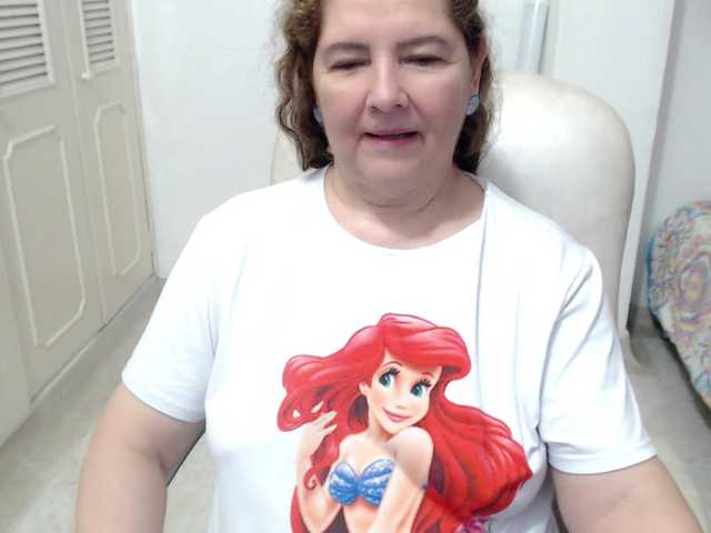 leonela-68 live cam on BongaCams