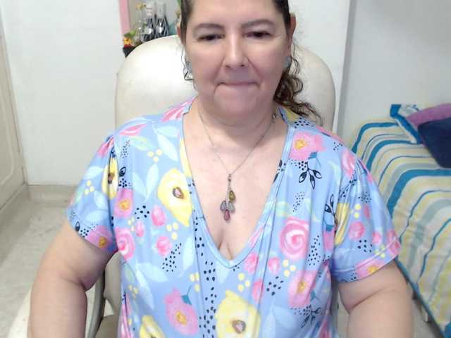 leonela-68 live cam on BongaCams
