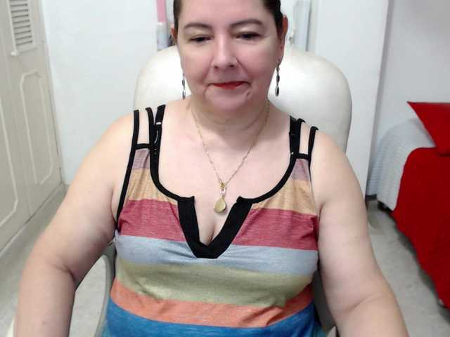 leonela-68 live cam on BongaCams