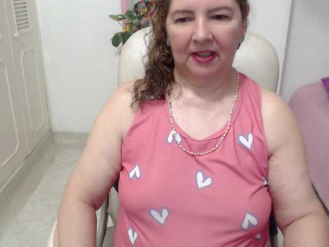 leonela-68 live cam