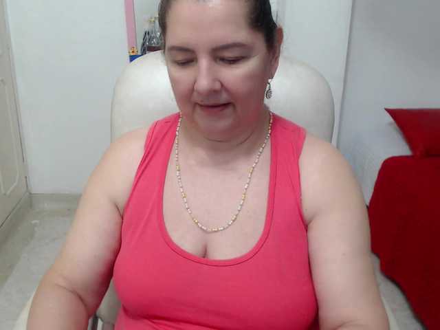leonela-68 live cam on BongaCams