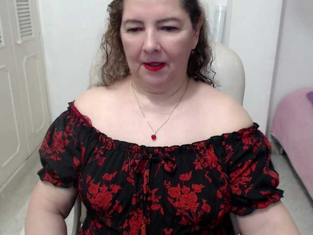 leonela-68 live cam on BongaCams
