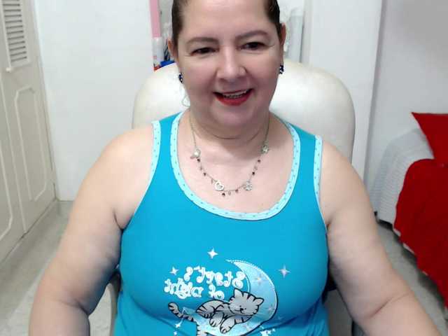 leonela-68 live cam on BongaCams