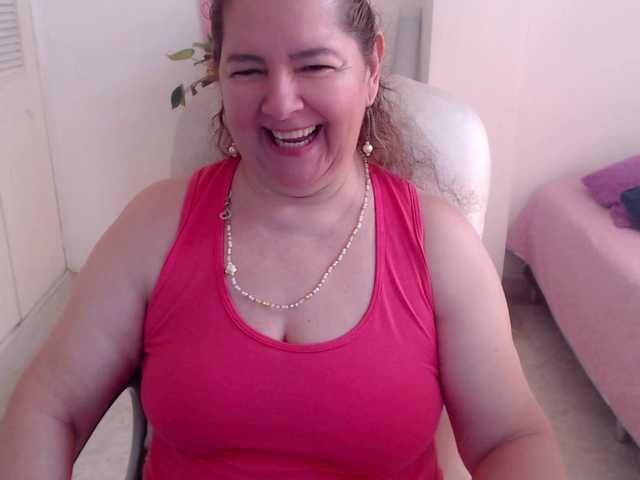 leonela-68 live cam on BongaCams