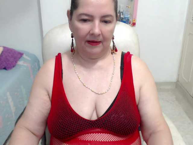 leonela-68 live cam on BongaCams