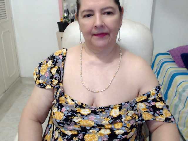 leonela-68, en directo ahora en BongaCams