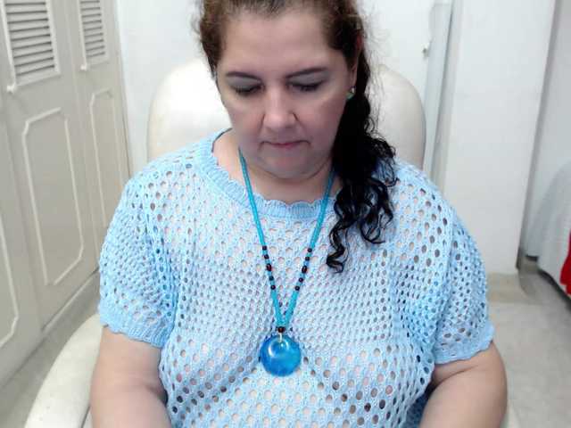 leonela-68 live sex show