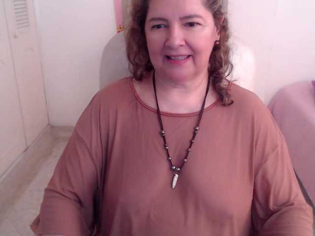 leonela-68 live cam on BongaCams