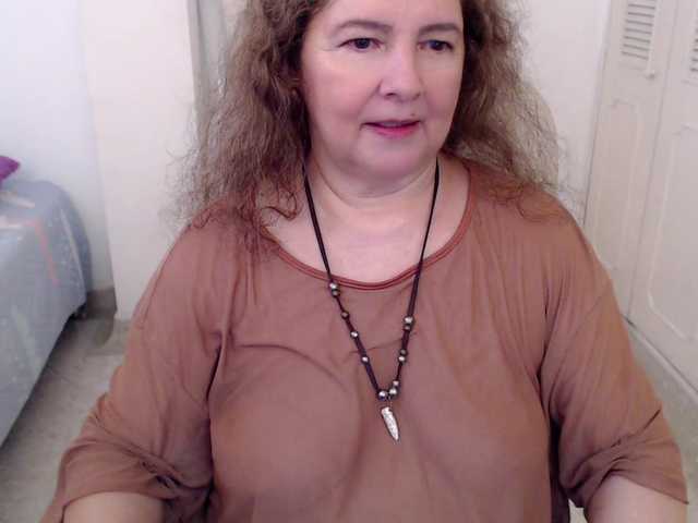 leonela-68 live webcam show