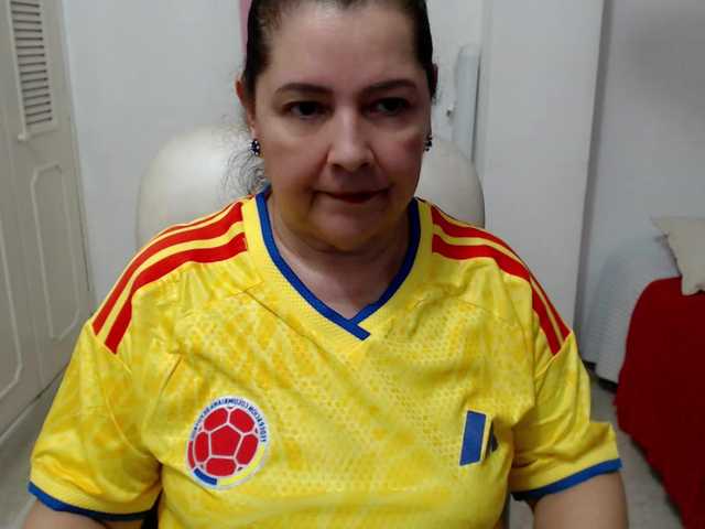 leonela-68 online