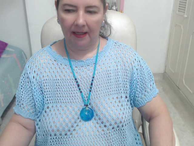 leonela-68 live cam on BongaCams
