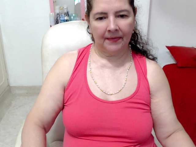 leonela-68 live cam on BongaCams