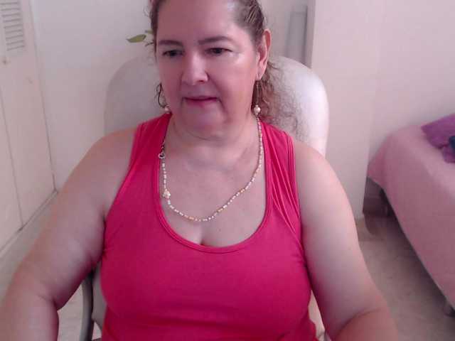 leonela-68 live cam on BongaCams