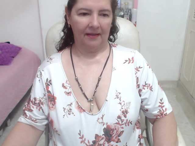 leonela-68 live cam