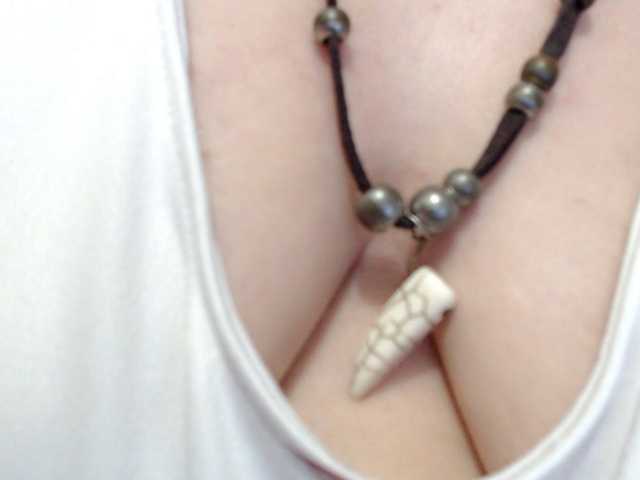 leonela-68, live now on BongaCams