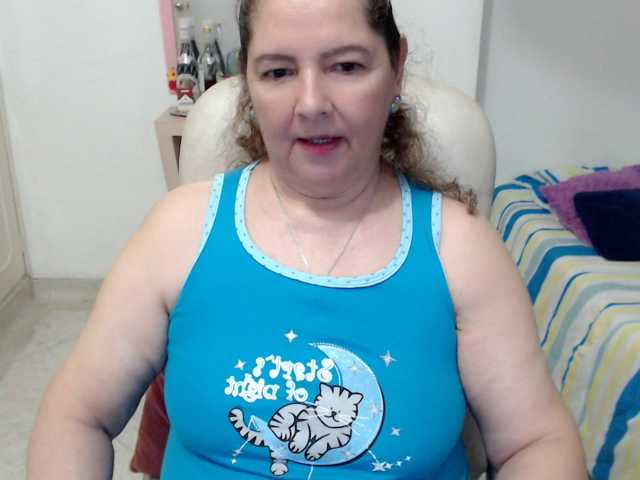 leonela-68 live cam on BongaCams