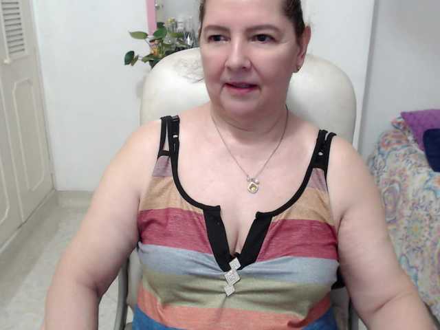 le modèle leonela-68 est en webcam porno dans un show sur le site bongacams, il possède les tags suivants: Latino/Hispanic,Blonde,Hairy