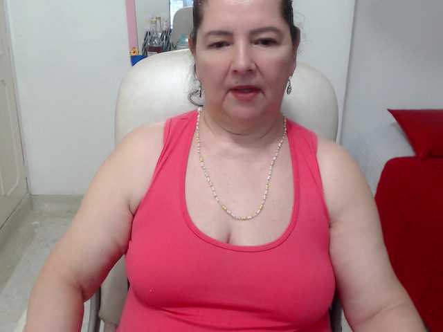 leonela-68 live cam on BongaCams